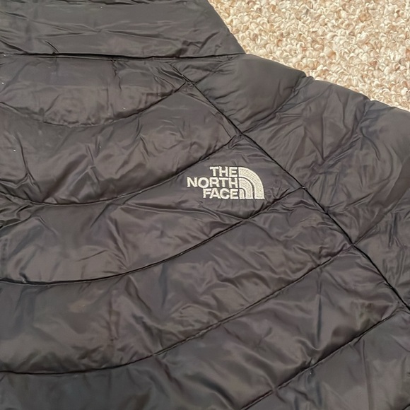 Women’s The North Face Down Jacket - Picture 9 of 10